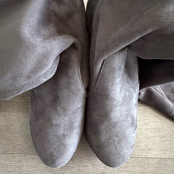 Blue Grey, heel knee high boots size 8, silver back zipper - Picture 3 of 9